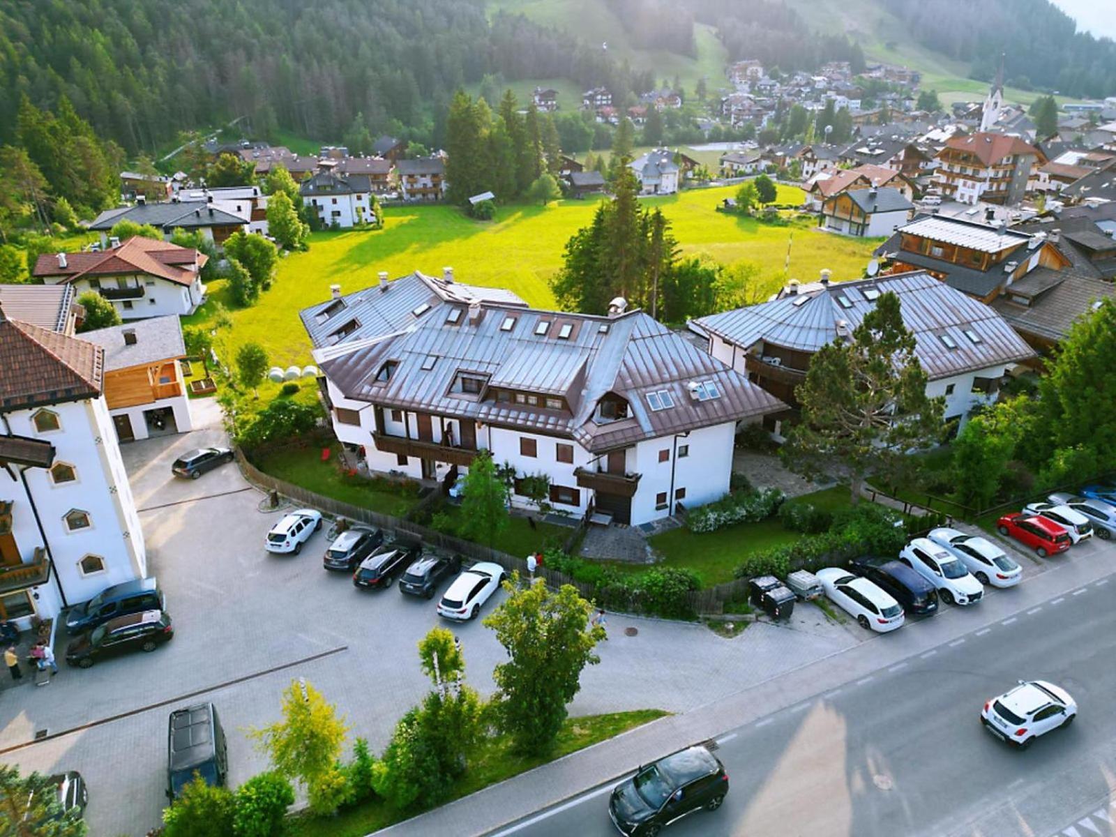 Les Corcelles Apartment Сан Вигилио ди Маребе Екстериор снимка