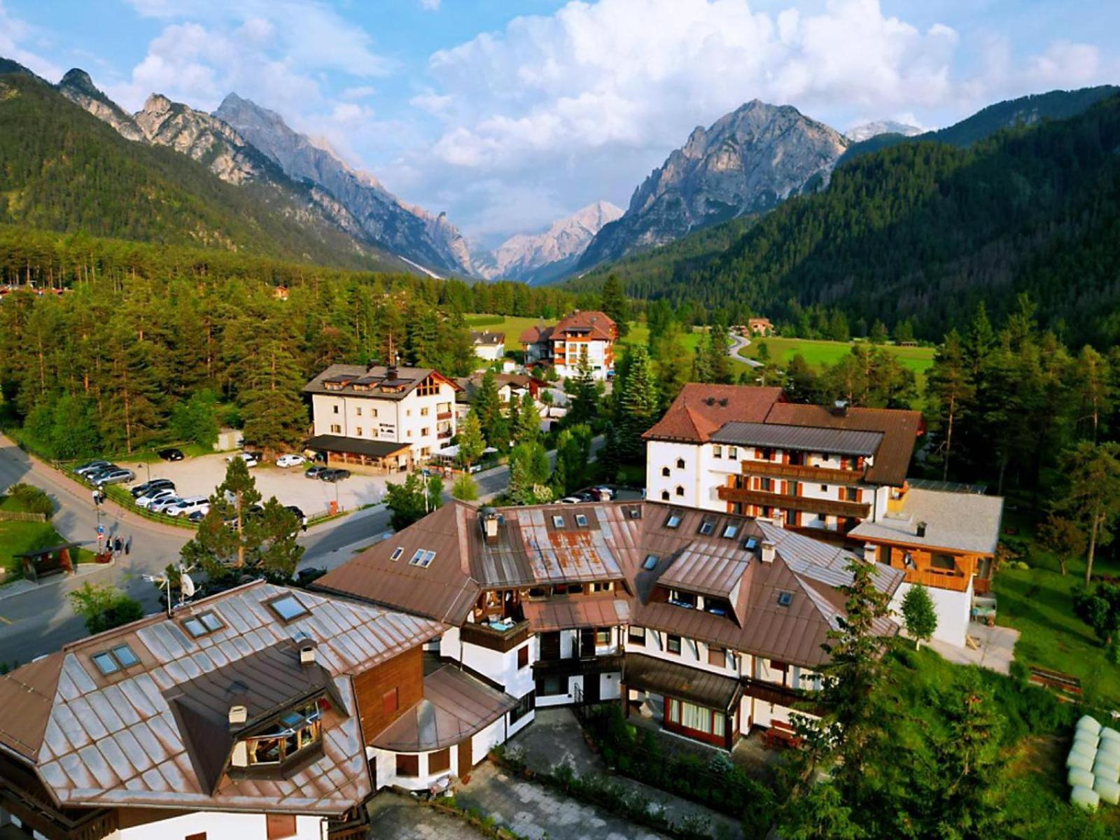 Les Corcelles Apartment Сан Вигилио ди Маребе Екстериор снимка